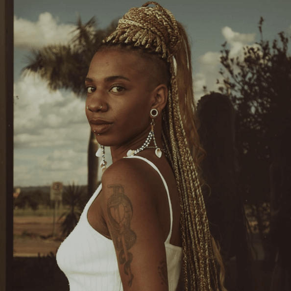 Apresentadora Sarah Benedita