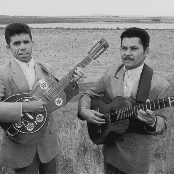 O Encontro de Cego Aderaldo e Robert Johnson