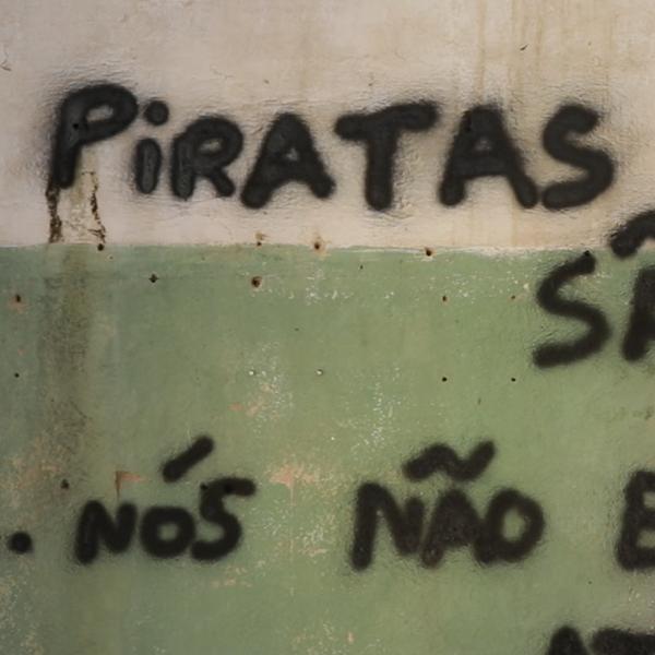 SPECTROS: ALGUM NOME, NENHUM ROSTO